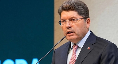 Ege Üniversitesi'nde Adalet Bakanı Tunç'a protesto: Gözaltılar var