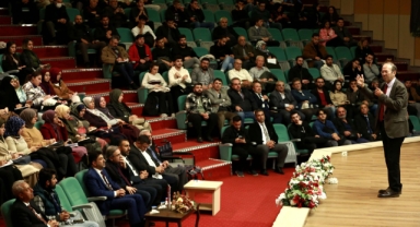 AES'ten laiklik karşıtı konferansa tepki: Okullar ideolojik propaganda alanı değildir!