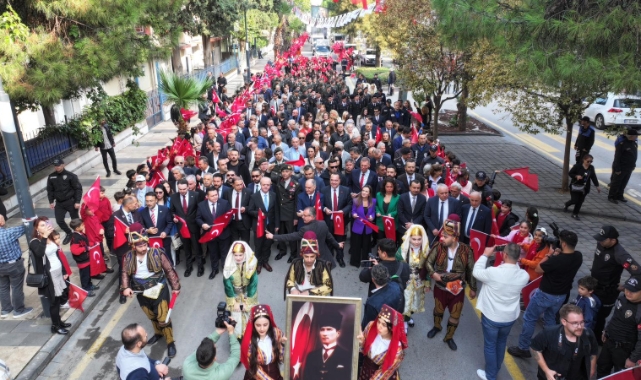 Atatürk’ün Manisa’ya gelişinin 100'üncü yılı kutlandı!