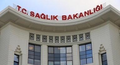 Bakanlıktan tepki çeken uygulama: Haki renkli önlük eczacıları ayağa kaldırdı!