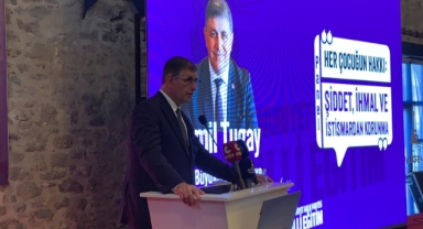 Başkan Tugay, 'çocuk hakları' panelinde konuştu: Çocuğu korumak bir kentin ortak görevidir!