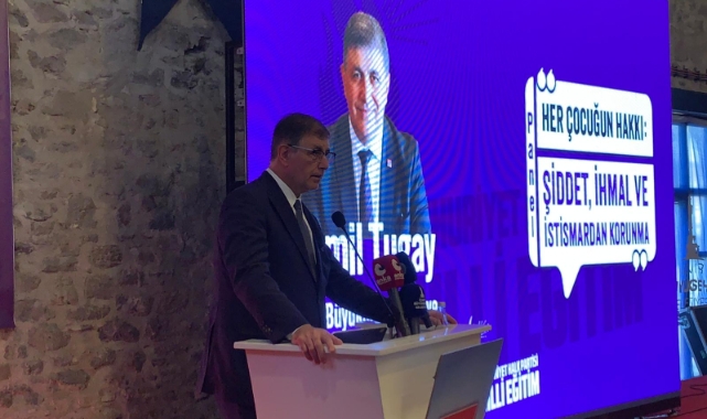 Başkan Tugay, 'çocuk hakları' panelinde konuştu: Çocuğu korumak bir kentin ortak görevidir!