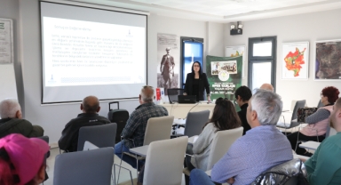 Efes Selçuk’ta üreticilere “Ücretsiz Toprak Analizi Eğitimi” verildi