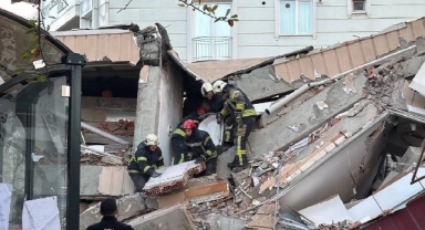 Gebze'de çöken binada yeni gelişme: Bir kişinin cansız bedenine ulaşıldı!