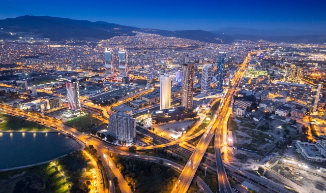 İzBB 'tarihi adım' dedi: 'İzmir Yenileniyor' projesi için başvuru süreci başladı!