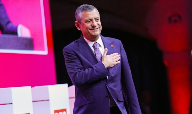 Özgür Özel, Avrupa'da konuşuyor: Sanmayın ki kaybediyoruz...