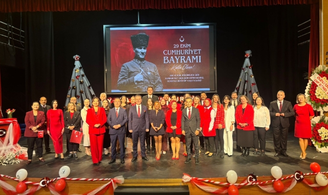 Tarhan Koleji’nden Cumhuriyet’in 102'nci yılına yakışır kutlama!