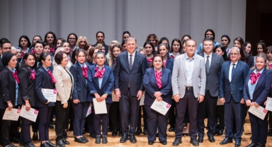 Başkan Tugay'dan 'cinsiyet eşitliği' mesajı: Kadın şoför sayımızı yüzde 60 artırdık!