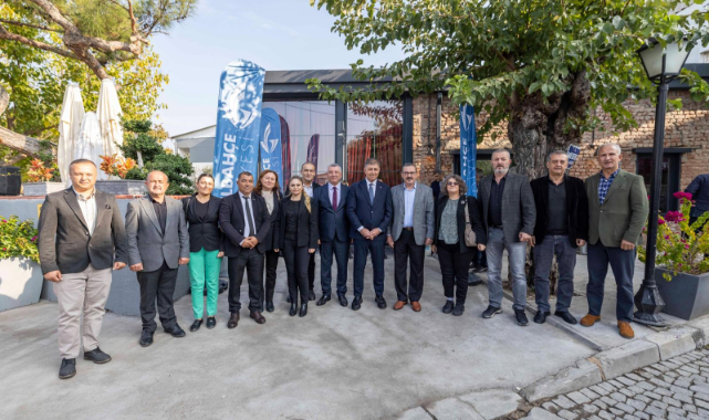 Başkan Tugay, Güzelbahçeli muhtarları dinledi