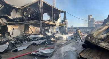 Bayraklı'da korku dolu anlar: Yangın kontrol altına alındı!