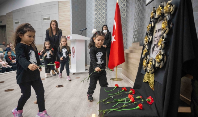 Bornova’da minik yüreklerden Atatürk’e duygusal anma