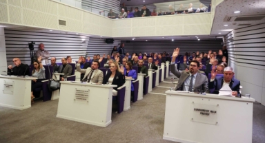 Buca Meclisi'nde tansiyon yükseldi: Mahalle sakinlerinden AK Parti grubuna tepki!