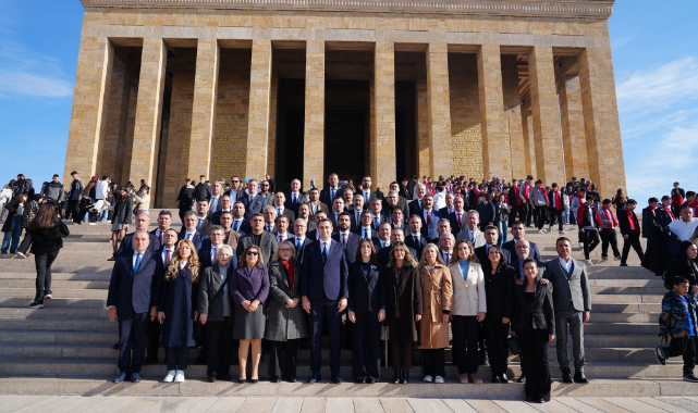 CHP İzmir'den Ankara çıkartması: İlk durak Atatürk'ün huzuru oldu!