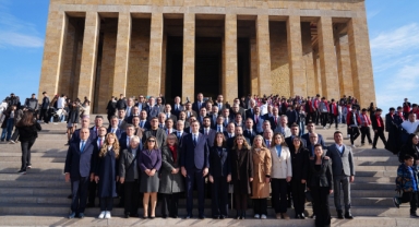 CHP İzmir'den Ankara çıkartması: İlk durak Atatürk'ün huzuru oldu!