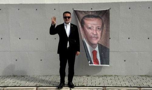 Cumhurbaşkanı sevdalısı ilçe başkanı