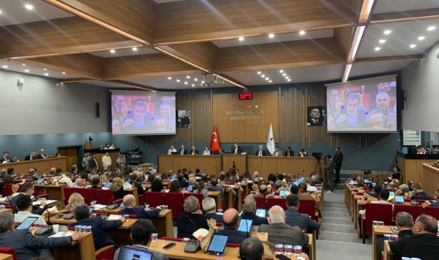 İzBB Meclisi'nde 'otopark' tartışması: AK Parti'den 'cezalandırıyoruz' çıkışı!