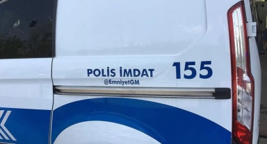 İzmir'de polis arabasına saldırı: 3 gözaltı
