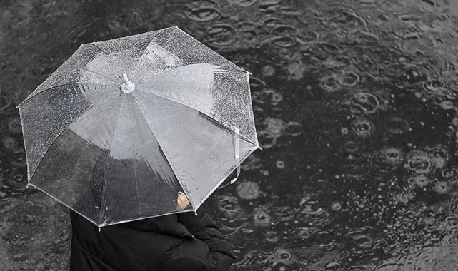 İzmir'in 5 günlük hava raporu: Şemsiyeler raftan insin, sağanak kapıda!