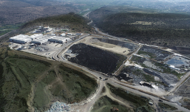 İzmir’in evsel atıkları için yeni dönem: İhale Kartallar Ege Geri Dönüşüm’de!