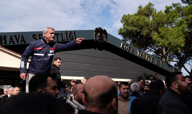 Konak'ta 'taziyeevi' gerginliği: Mahalleli ile ekipler karşı karşıya geldi!