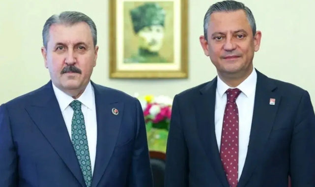 Mustafa Destici'den Özgür Özel'e tebrik