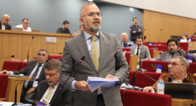 AK Partili Yıldız'dan İzBB'ye 'işçi' çıkışı: İlk günden bu sistemi kurmanız lazımdı!