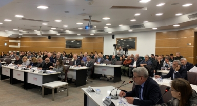 Başkan Eşki’den ‘köylü pazarı’ tepkisi: Bizim pazarlarımızda muz satılıyor!