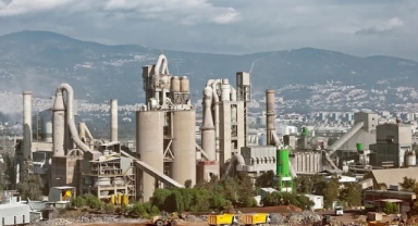 Başkan Tugay'dan 'çimento fabrikası' çıkışı: İyi niyetli görmüyorum!