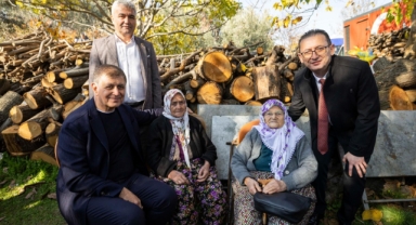Başkan Tugay’dan Durbay’a şiirle destek