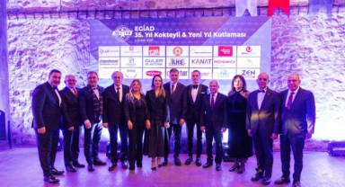 Başkan Tugay'dan genç iş insanlarına İzmir için kenetlenme çağrısı