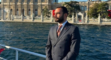 Çıkan tartışma bıçaklı kavgaya döndü: CHP'li meclis üyesi bıçaklandı!