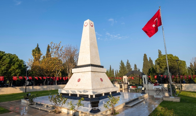 Devrim şehitleri Menemen'de anıldı: Başkan Tugay'dan 'laiklik' vurgusu!