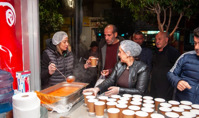 Karşıyaka’da soğuk sabahlara sıcak dokunuş: Çorba ikramı başladı