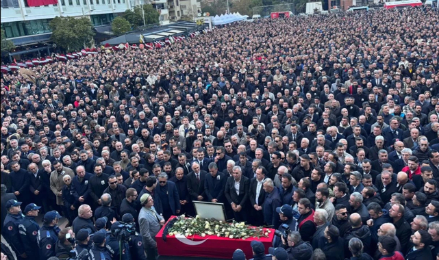Manisalılar gözyaşları içinde Başkan Durbay'a veda etti!