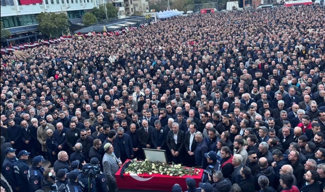 Manisalılar gözyaşları içinde Başkan Durbay'a veda etti!