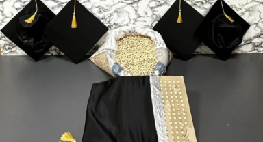 Mezuniyet keplerinin için 53 bin adet hap çıktı!