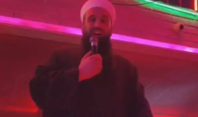 Tebliğciler, bu kez İzmir'de bir pavyonda görüldü!