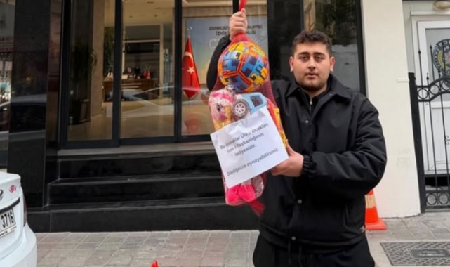 Ülkü Ocakları, CHP İzmir'e 'oyuncak' hediye etti!