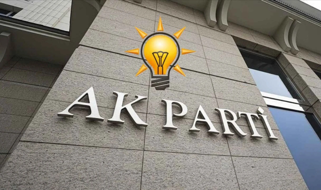 AK Parti’de yapılanma rüzgârı sürüyor: İzmir’de 4 isim görevden alındı