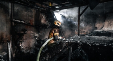 Buca’da depo yangını kısa sürede söndürüldü