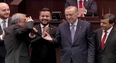 CHP'den AKP'ye geçen vekil bu sefer de Erdoğan'ın resmine selam durdu!