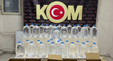 İzmir'de sahte içki operasyonu: 3,5 ton etil alkol ele geçirildi