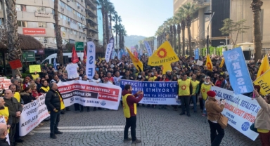 Memurlar İzmir'de iş bıraktı: Yeni maaş zammının çoğu kiraya gitti!