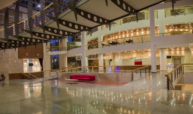 Yılın en kısa ayı, sanatla uzayacak