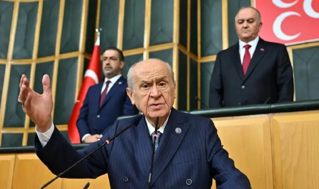 Bahçeli 'laiklik bildirisini' hedef aldı: Biz de bal gibi, buz gibi gericiyiz!
