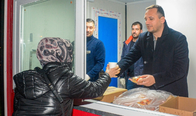 Başkan Eşki EVKA-3'te vatandaşlara kendi elleriyle çorba ikram etti