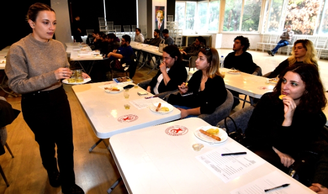 Bornova’da zeytinyağı kültürü geleceğe taşınıyor