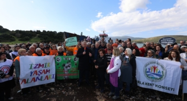 Çevreciler, hurda gemiye karşı bir araya geldi!