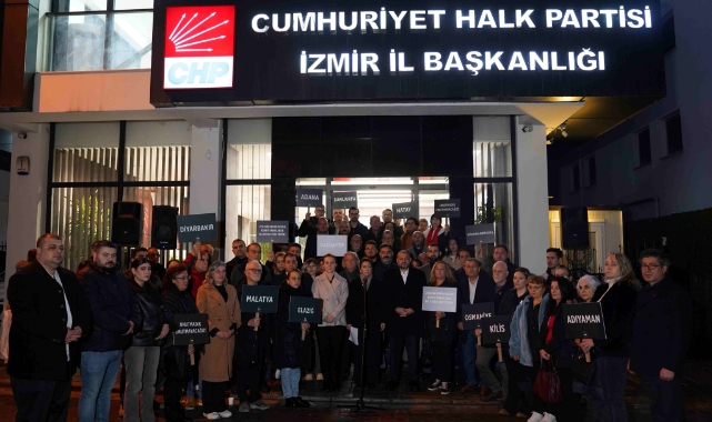 CHP İzmir'den felaketin yaşandığı saatte anma töreni