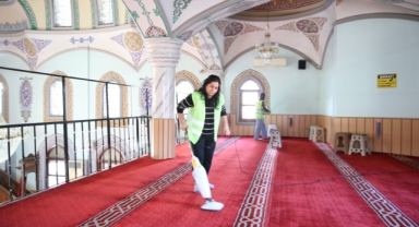 Çiğli’de ibadethaneler için temizlik mesaisi